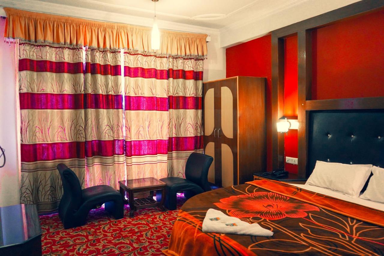 Hotel Akash Regency Manāli Extérieur photo