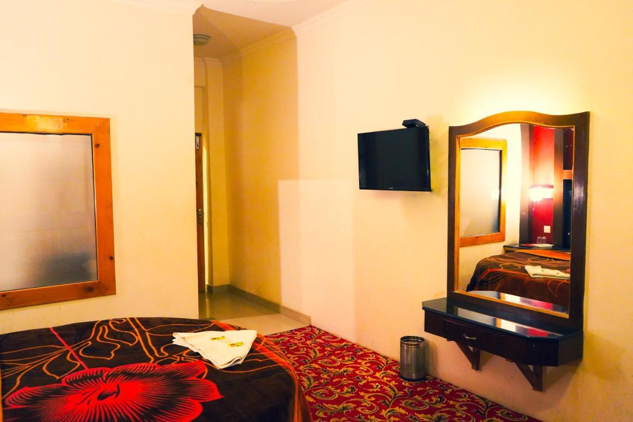Hotel Akash Regency Manāli Extérieur photo