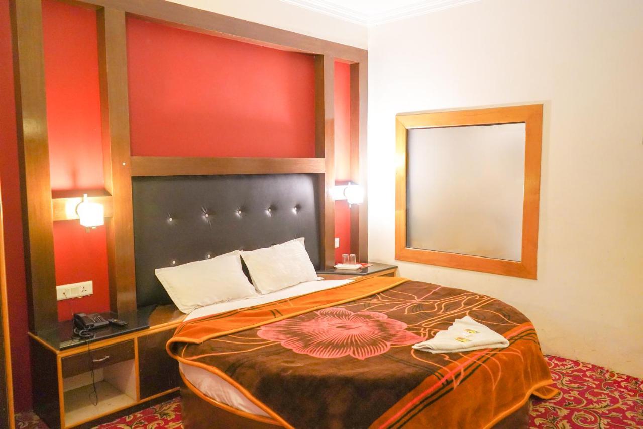 Hotel Akash Regency Manāli Extérieur photo