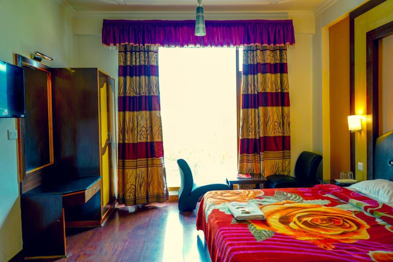 Hotel Akash Regency Manāli Extérieur photo