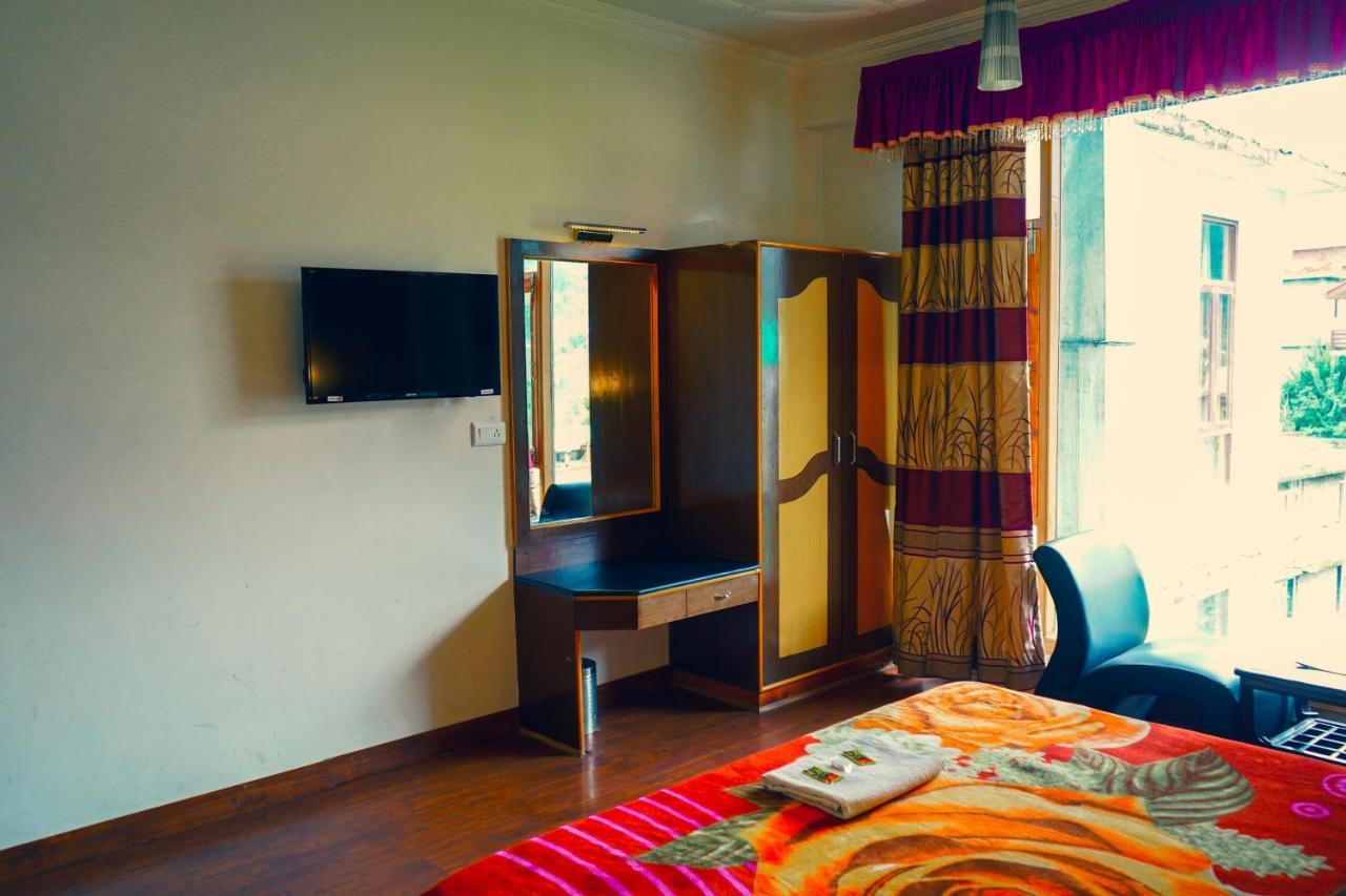 Hotel Akash Regency Manāli Extérieur photo