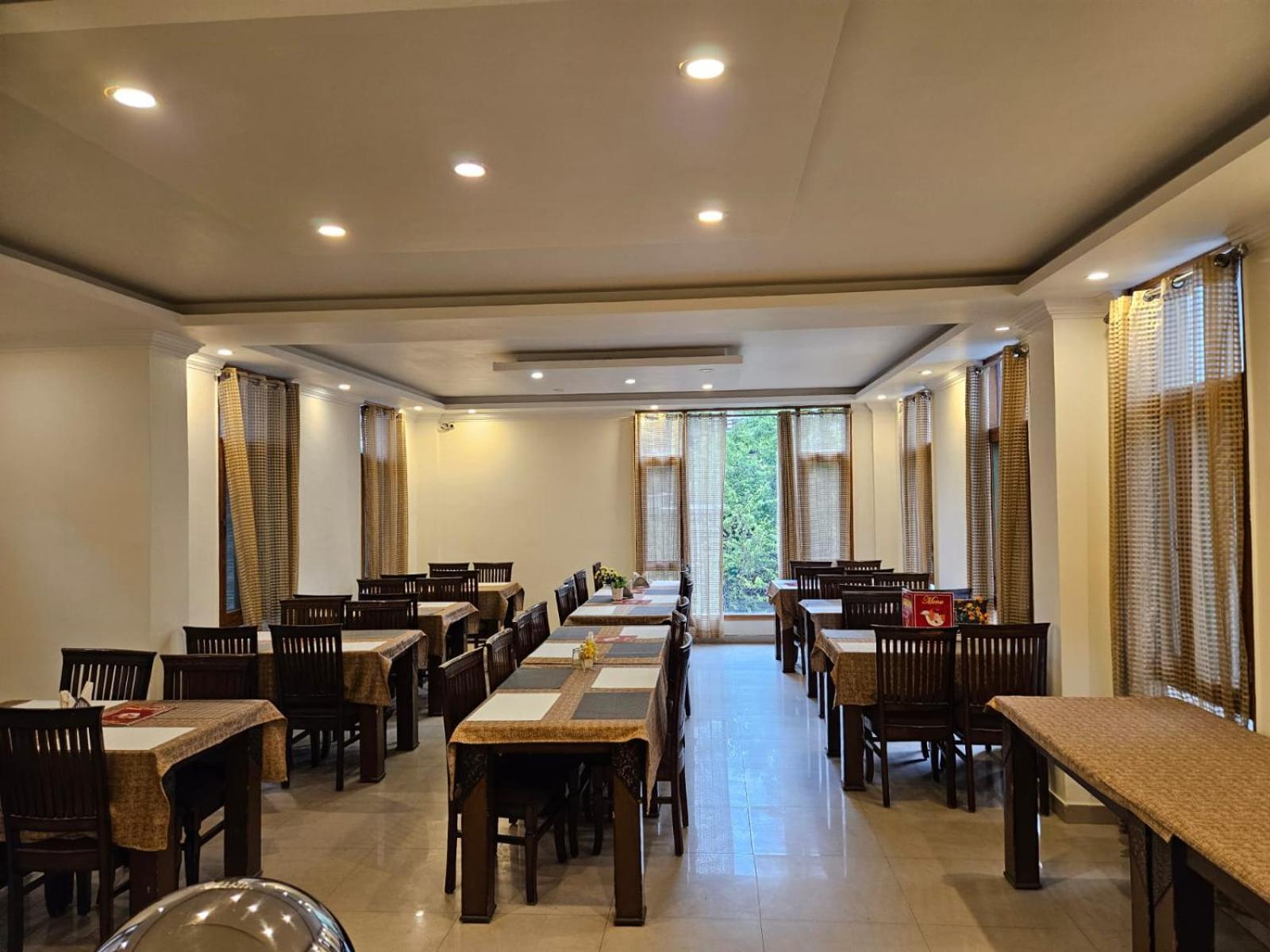 Hotel Akash Regency Manāli Extérieur photo