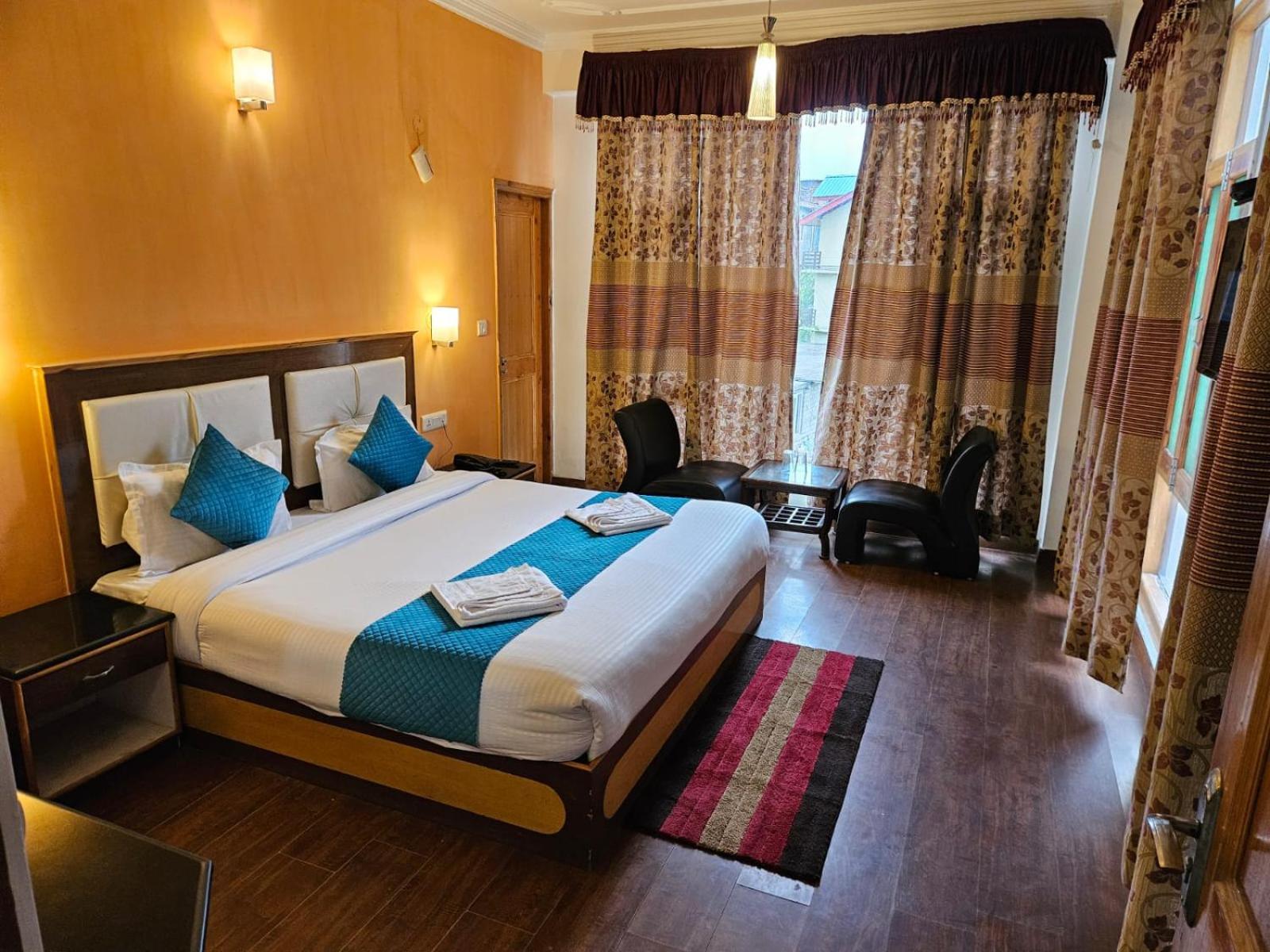 Hotel Akash Regency Manāli Extérieur photo