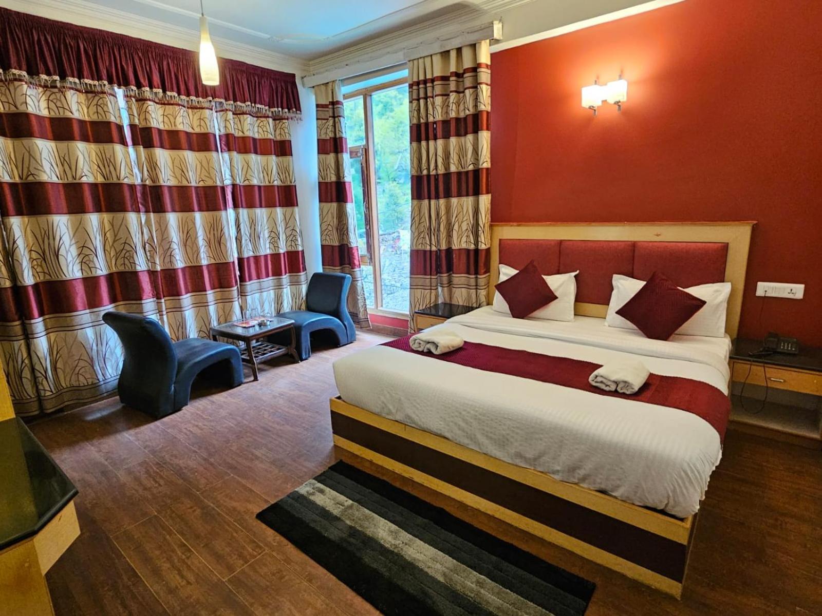 Hotel Akash Regency Manāli Extérieur photo